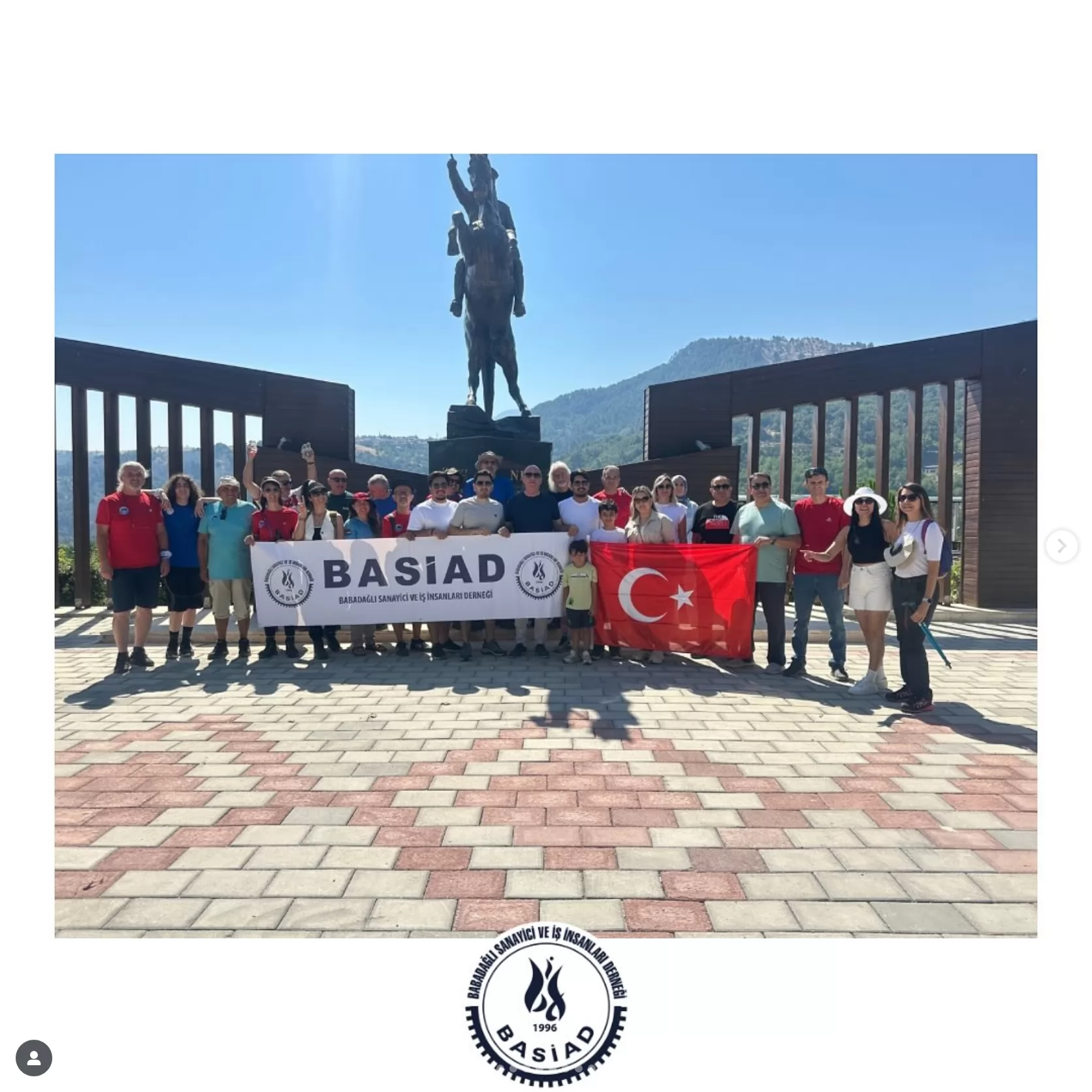 Zirveye yürüdük, doğaya gönül verdik.