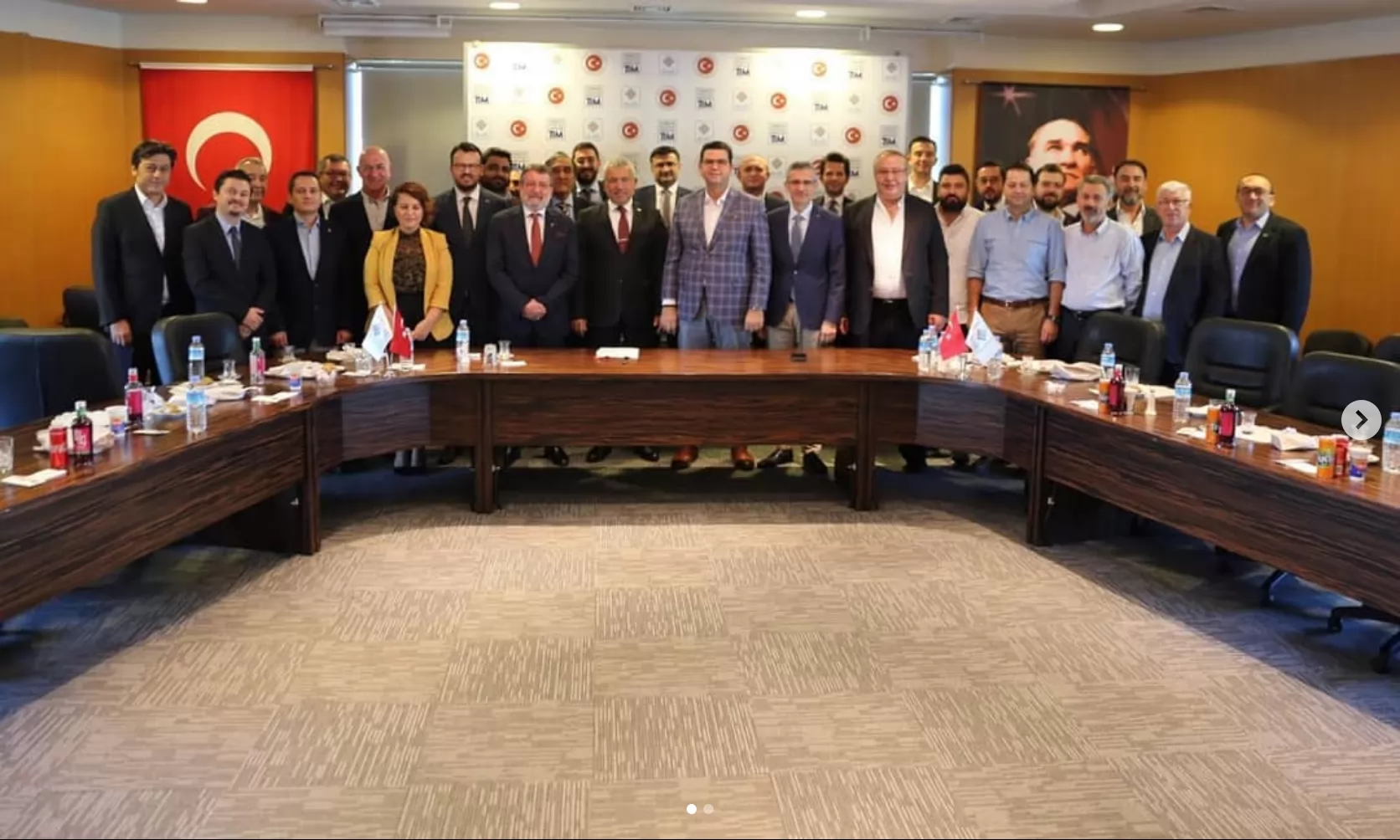 Denizli İhracatçılar Birliği'nde gerçekleştirilen ve Eximbank Genel Müdürü Adnan Yıldırım'ın da bulunduğu Eximbank kredileri ile ilgili değişikliklerin konuşulduğu toplantıya BASIAD Yönetim Kurulu Başkanı Şeref Arpacı da katıldı.