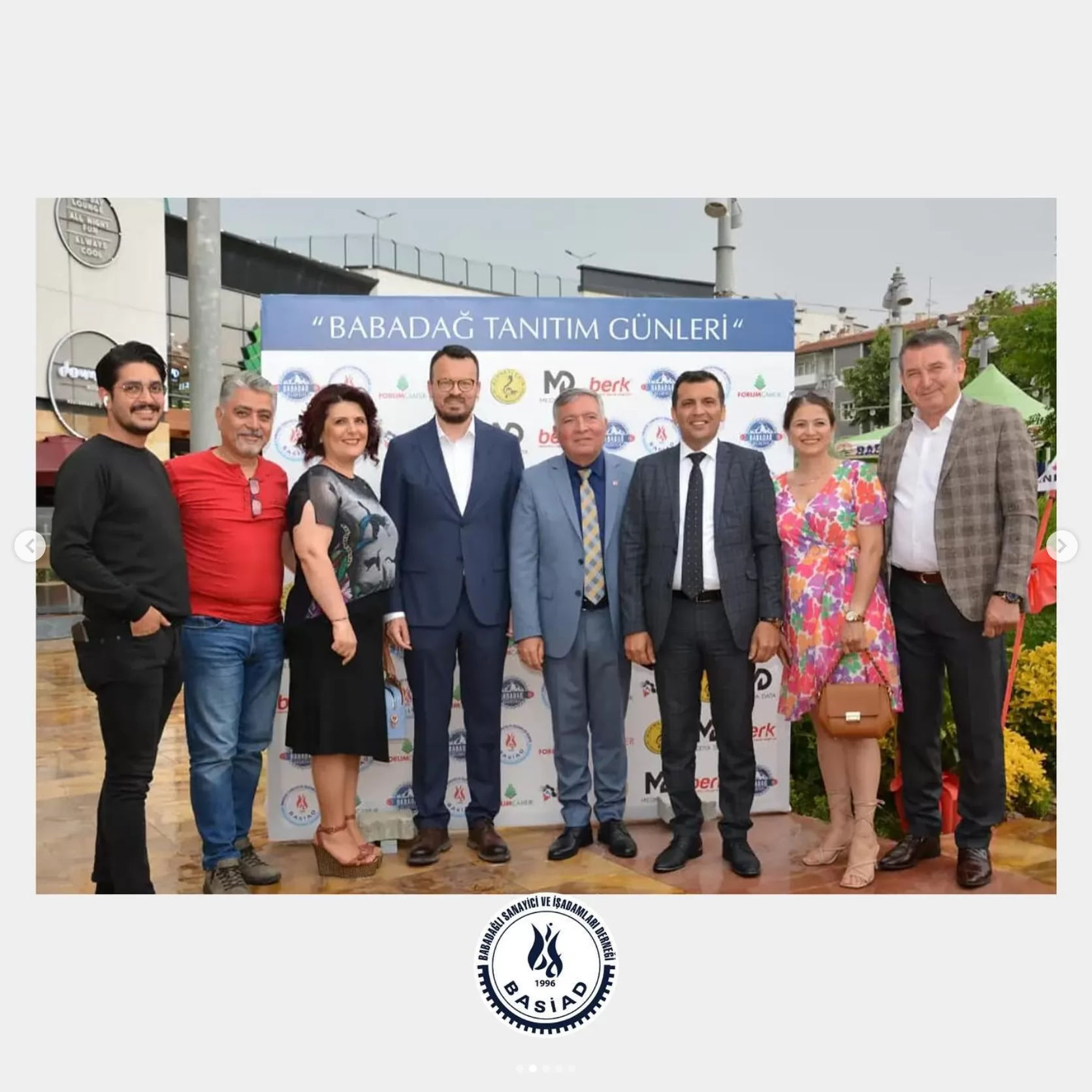 Forum Çamlık AVM’de gerçekleşen Babadağ Tanıtım Günleri Açılış Töreni’ni değerli misafirlerimizin katılımlarıyla gerçekleştirdik.“Benim İçin Babadağ” tanıtım filminin gösterimi yapıldı.