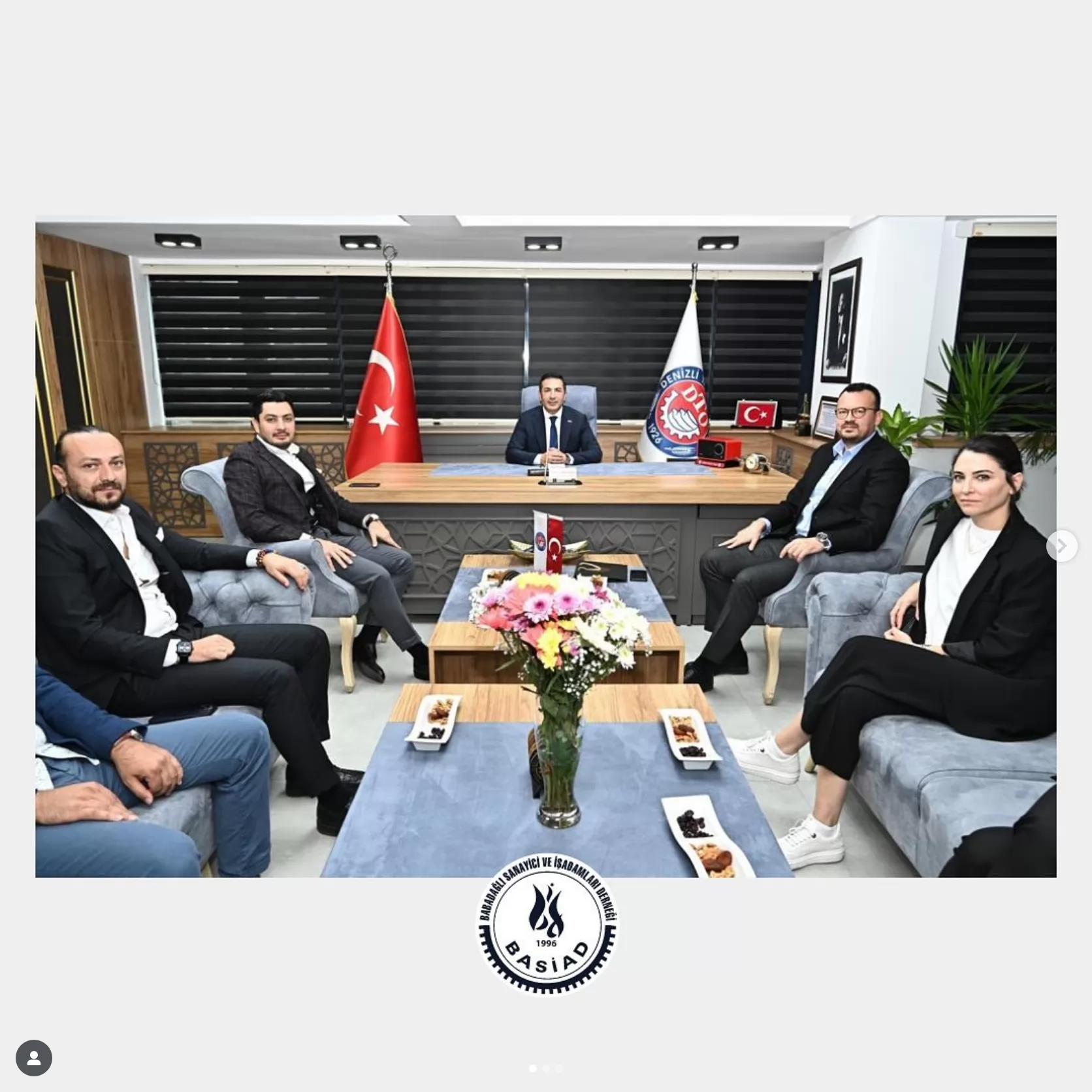 BASİAD Yönetim Kurulu olarak, Denizli Ticaret Odası Başkanı Uğur Erdoğan’ı makamında ziyaret ettik. Dernekler ve odaların iş birlikleri hakkında istişarelerde bulunduk. Misafirperverliği için kendisine teşekkür ederiz.