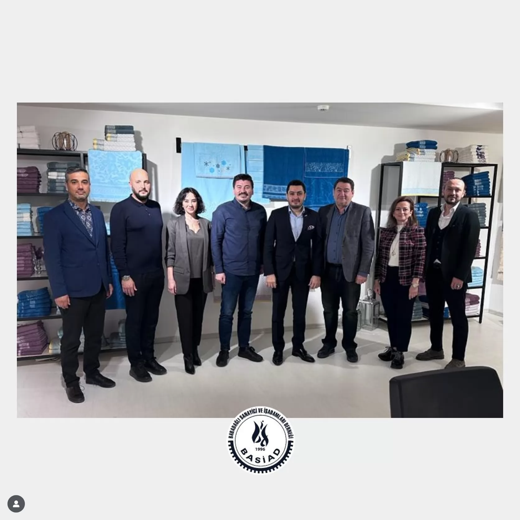 BASİAD Yönetim Kurulu olarak Özgür Tekstil’i ziyaret ettik. Yeni dönem çalışmalarımıza yer verdiğimiz ziyarette İsmail Ertuğrul ve Doğan Ertuğrul’a bizleri ağırladıkları için teşekkür ederiz.