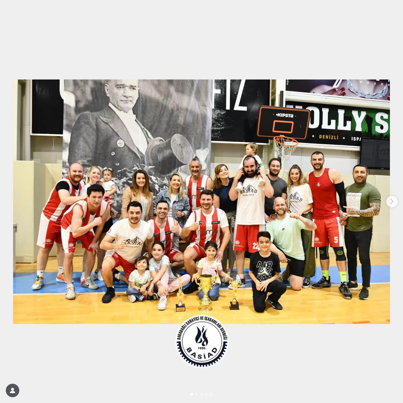 27 Mayıs Cumartesi günü oynanan 2022-2023 Sezonu Anademir DEGİAD Basketbol Turnuvası Final Maçı'nı kazanarak turnuva şampiyonu olan BASİAD Takımı oyuncularımızı tebrik ederiz.
