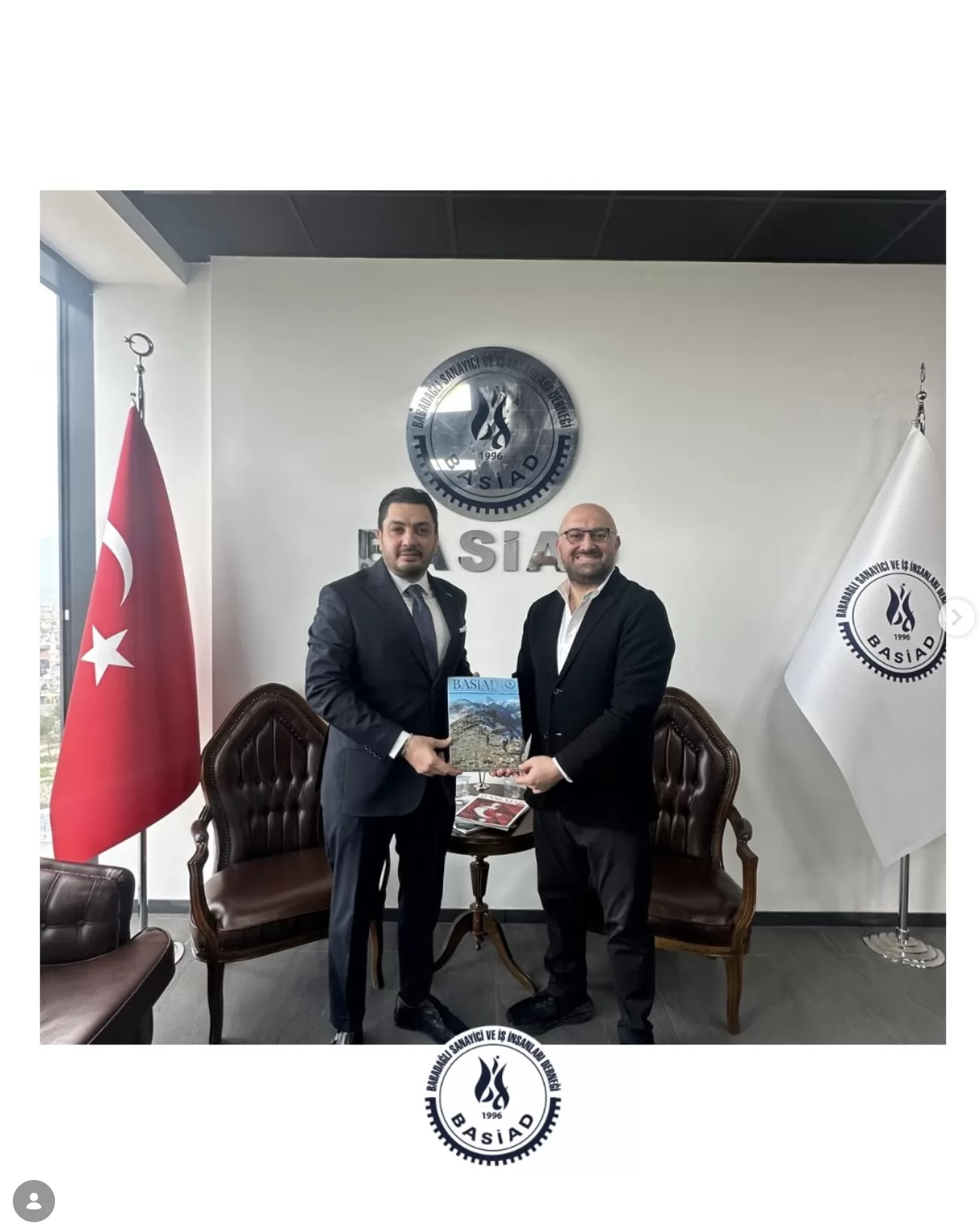 Denizli Tekstil ve Giyim Sanayicileri Derneği (DETGİS) gelecek dönem başkan adaylarından Atilla Özdemir ve beraberinde gelecek dönemde birlikte yönetimde yer almayı planladığı ekip ile birlikte BASİAD’ı ziyaret etti. Nazik ziyaretleri için teşekkür ediyor, seçim sürecinde Sayın Atilla Özdemir’e başarılar diliyoruz.