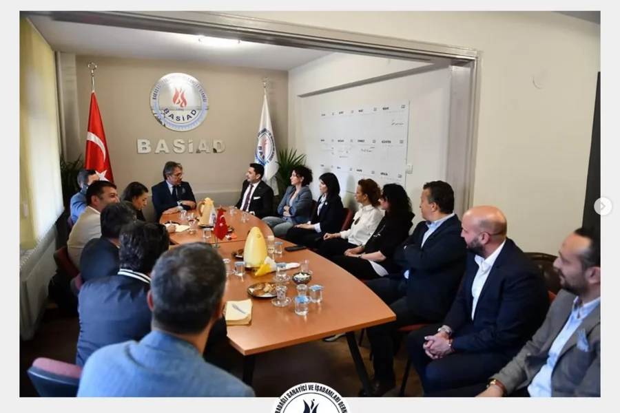 İyi Parti Denizli Milletvekili Adayı Sn. İbrahim Şenel, derneğimize ziyarette bulundular. Kendilerine ziyaretleri için teşekkür ederiz.