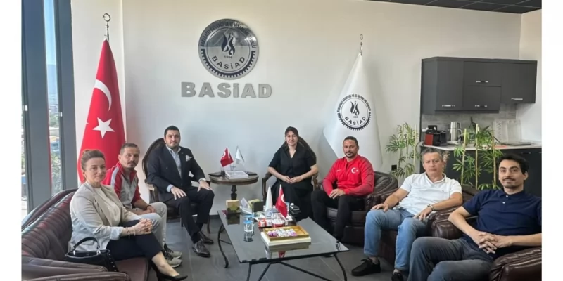 Babadağ Gençlik ve Spor İlçe Müdürlüğü Spor Kulübü Başkanı, aynı zamanda Gençlik Spor İlçe Müdürlüğü Spor Uzmanı Nazire Yılmaz, Bocce Milli Takım Antrenörü Bülent Sevinç,