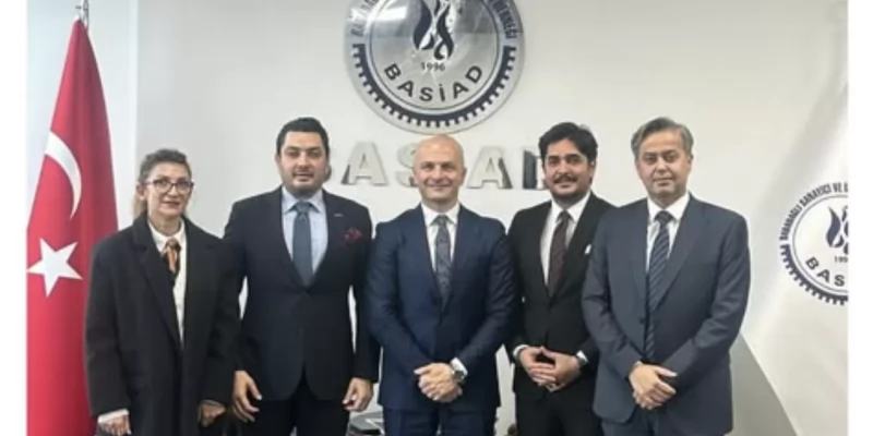 VakıfBank Denizli Ticari Şubesi Şube Müdürü Sayın Eray Yediler ve Portföy Yöneticisi Sayın Mehmet Saldıraycan, BASİAD dernek ofisini ziyaret etti.  Nazik ziyaretleri için kendilerine teşekkür ederiz.