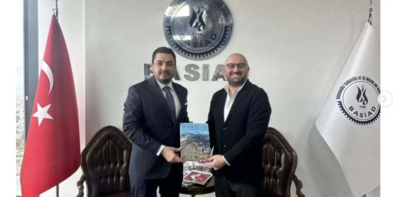 Denizli Tekstil ve Giyim Sanayicileri Derneği (DETGİS) gelecek dönem başkan adaylarından Atilla Özdemir ve beraberinde gelecek dönemde birlikte yönetimde yer almayı planladığı ekip ile birlikte BASİAD’ı ziyaret etti. Nazik ziyaretleri için teşekkür ediyor, seçim sürecinde Sayın Atilla Özdemir’e başarılar diliyoruz.