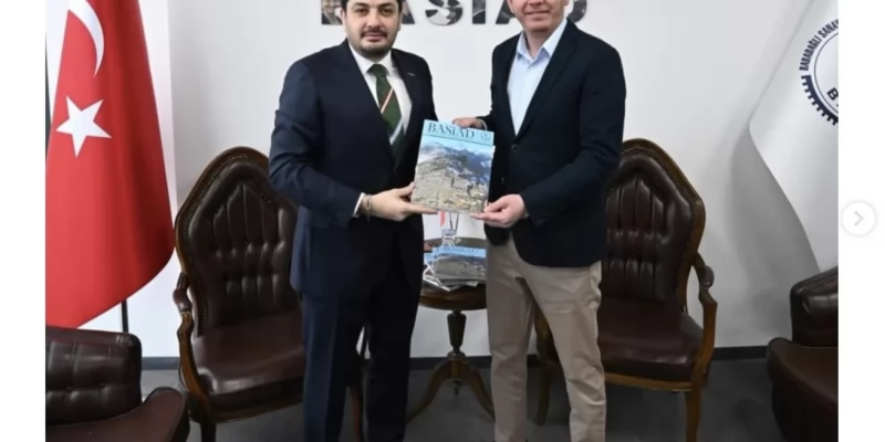 Denizli Tekstil ve Giyim Sanayicileri Derneği (DETGİS) gelecek dönem başkan adaylarından Halil Erdoğan ve beraberinde gelecek dönemde birlikte yönetimde yer almayı planladığı ekip ile birlikte BASİAD’ı ziyaret etti. Nazik ziyaretleri için teşekkür ediyor, seçim sürecinde Sayın Halil Erdoğan’a başarılar diliyoruz.